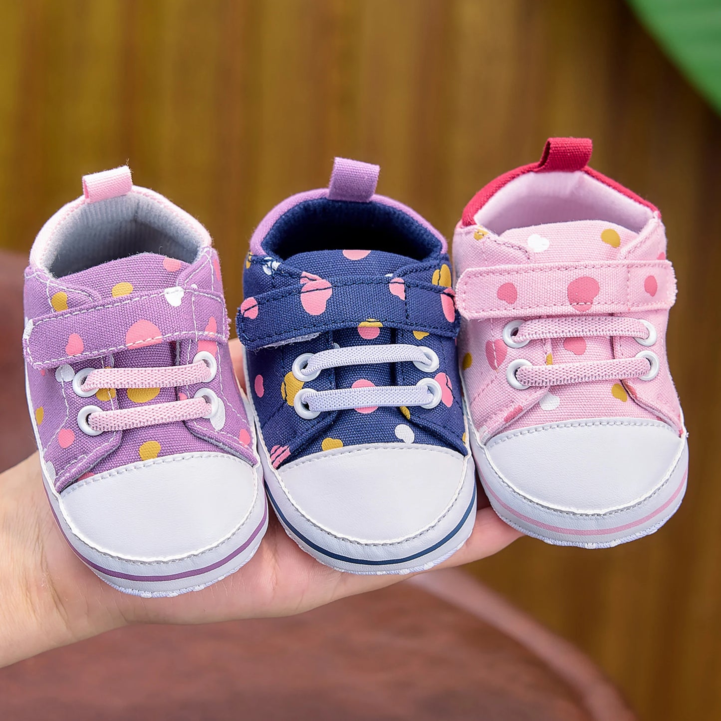 Baby Boy/Girl First Walking Shoes with Cute Heart Design
